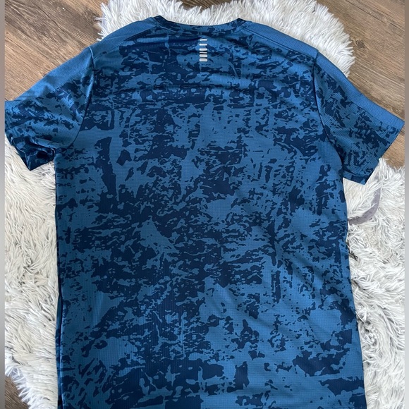 Under Armour Fitted Blue Shirt Large - Picture 2 of 5